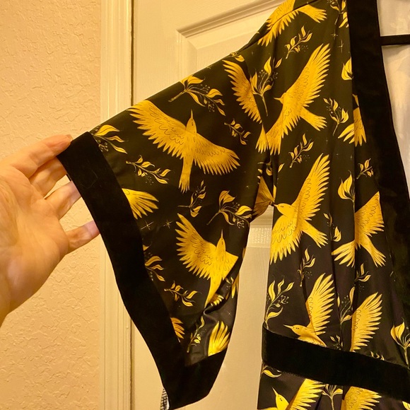 Rebel Love vintage 50’s pinup look Kimono style dress , front closure size L NWT - Picture 4 of 10